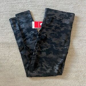 Spanx camo leggings - Size L petite NWT